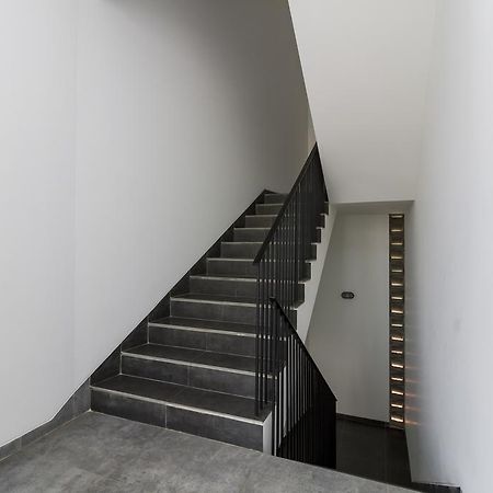 Reddoorz Plus Near Perbanas Джакарта Екстериор снимка
