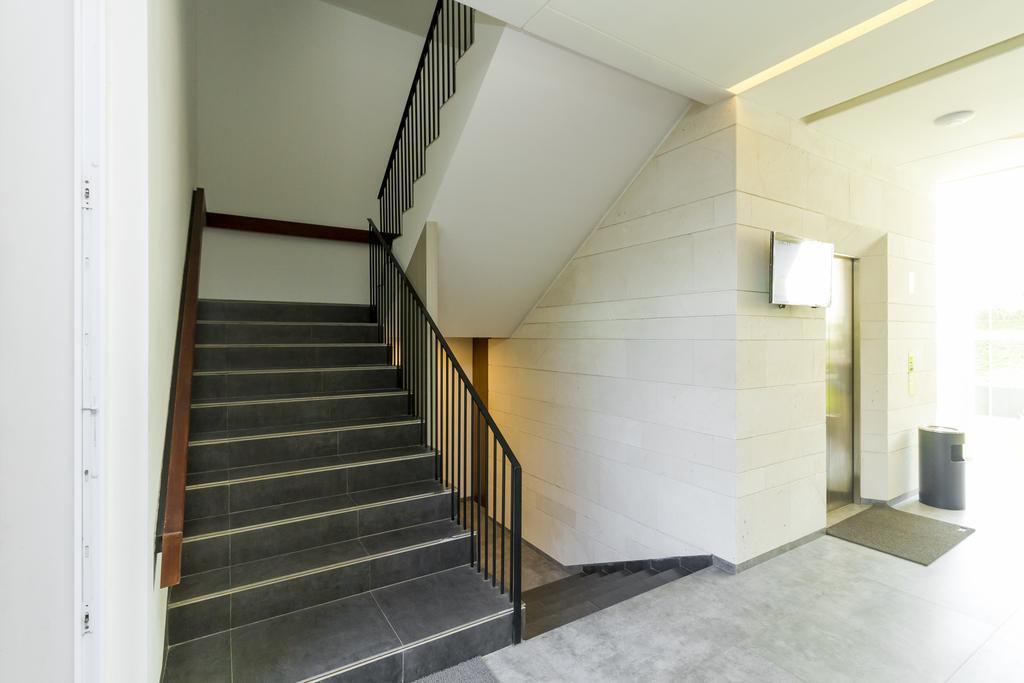 Reddoorz Plus Near Perbanas Джакарта Екстериор снимка